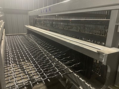 工廠直銷65錳鋼篩網(wǎng)，礦山振動篩網(wǎng) 礦篩網(wǎng) 耐磨鋼絲編織網(wǎng)